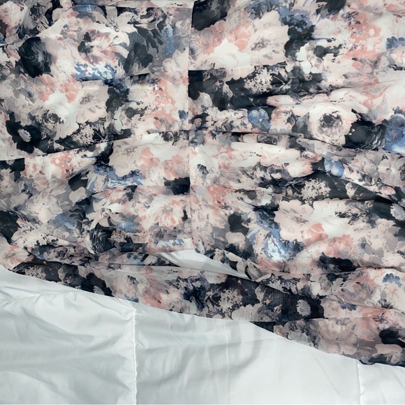 Like new, worn once, romper double lined. - Picture 3 of 5